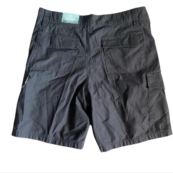 MAGELLAN Outdoors Lost Pines Cargo Shorts Dark Shadow Size 36W - Picture 2 of 3